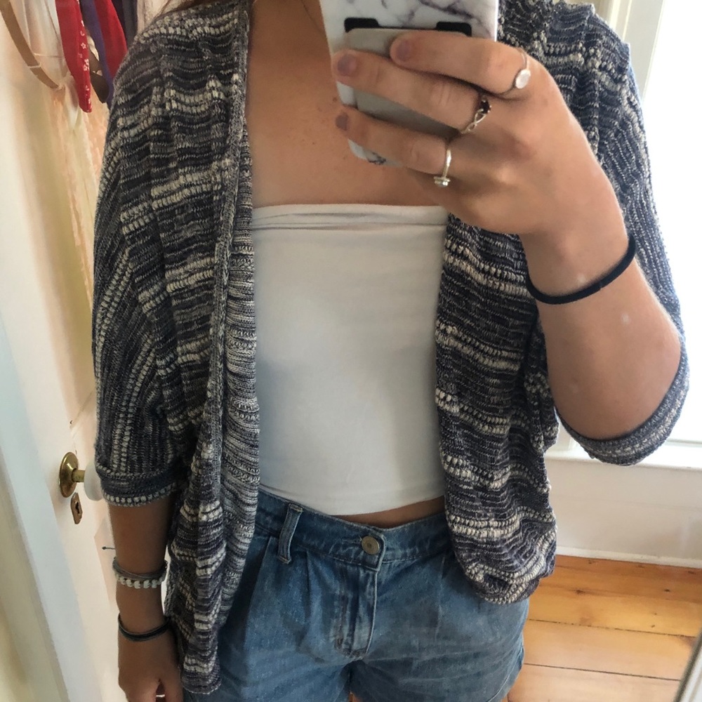 Shortsleeved cardigan